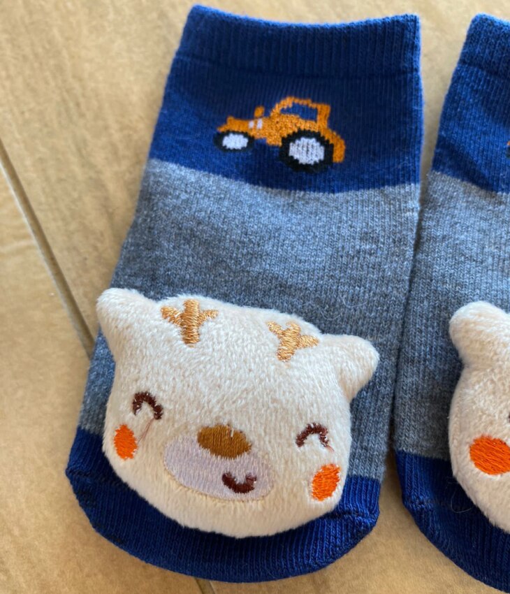 fernandaramoskids com br Meia Infantil Masculina Antiderrapante Cinza com Bichinho3