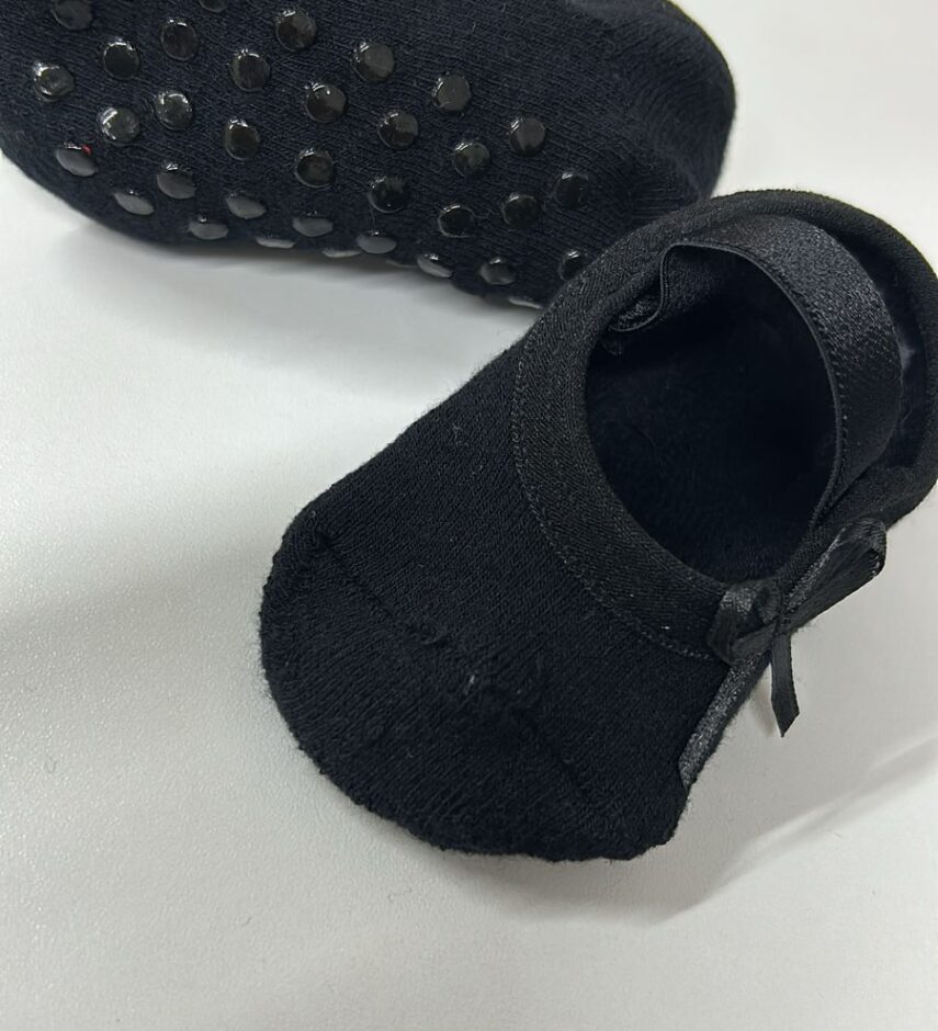 fernandaramoskids com br Meia Infantil Sapatilha Feminina Preta com Lacinho2