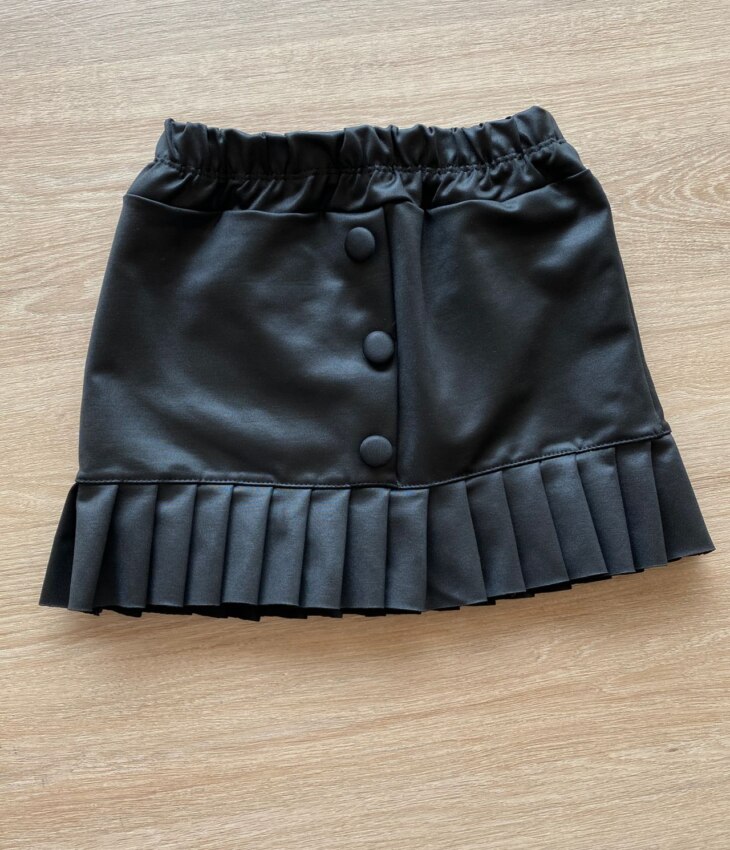 fernandaramosstore com br Saia Infantil Feminino Curta Preta com Botões Falsos1