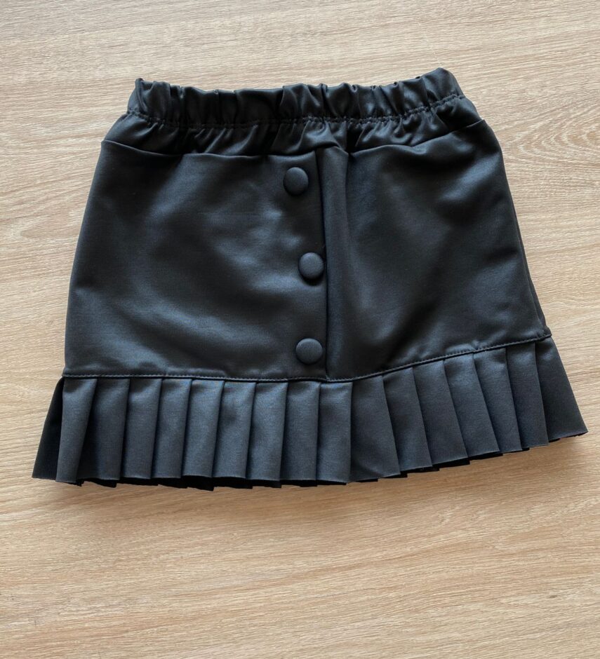 fernandaramosstore com br Saia Infantil Feminino Curta Preta com Botões Falsos1