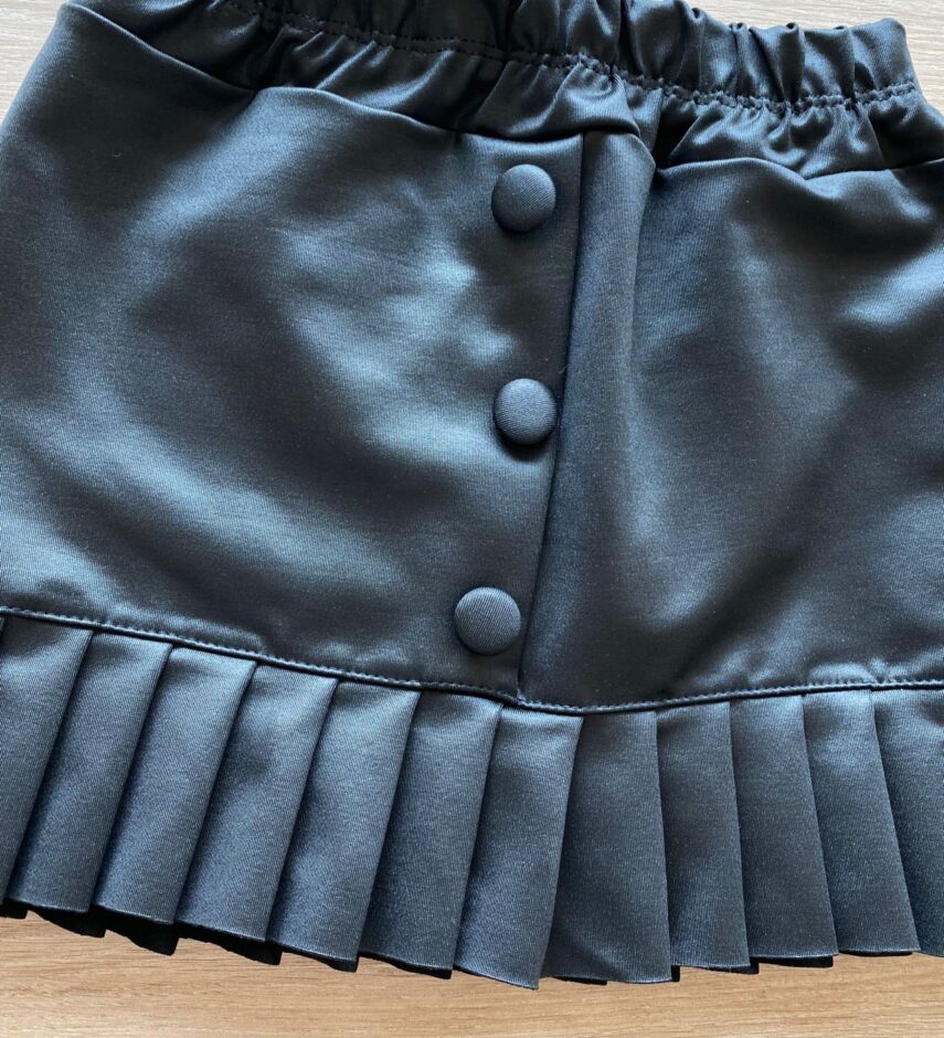 fernandaramosstore com br Saia Infantil Feminino Curta Preta com Botões Falsos2