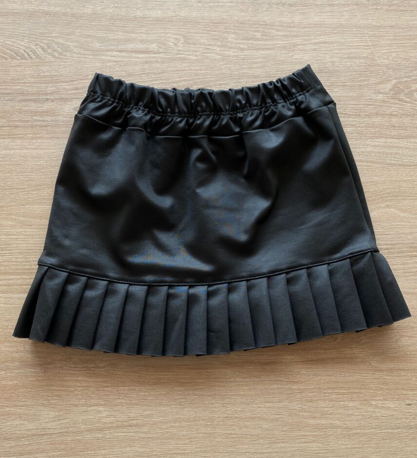 fernandaramosstore com br Saia Infantil Feminino Curta Preta com Botões Falsos3