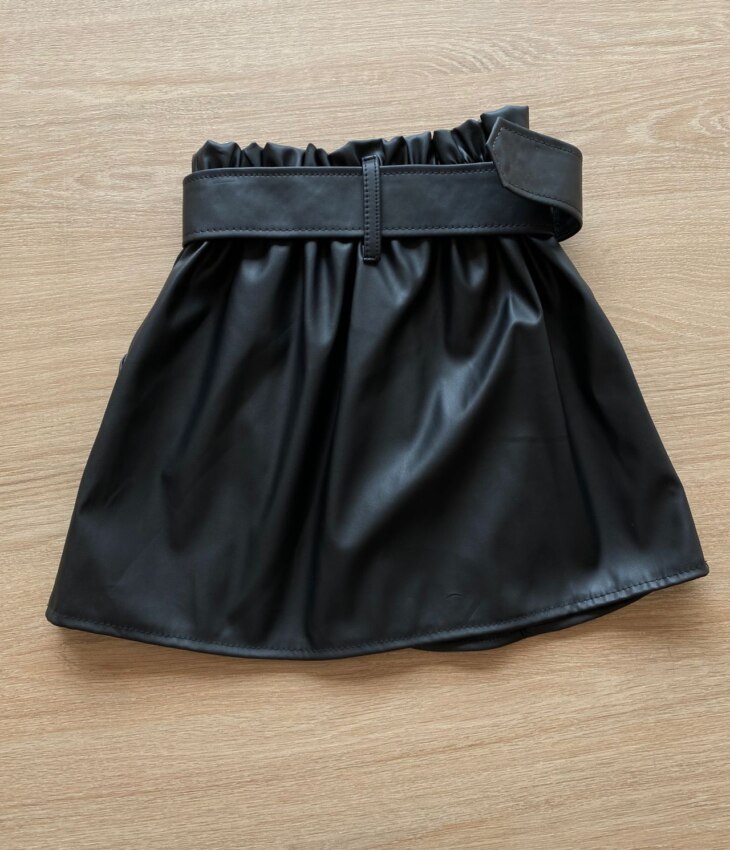 fernandaramoskids com br Saia Infantil Feminino Preta Couro Eco com Cinto2