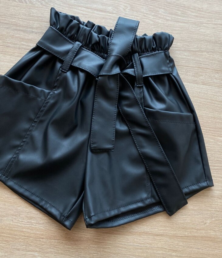 fernandaramoskids com br Short Infantil Feminino Couro Eco Preto com Amarração1
