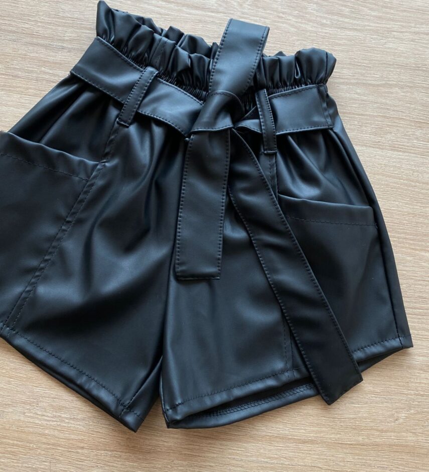fernandaramoskids com br Short Infantil Feminino Couro Eco Preto com Amarração1
