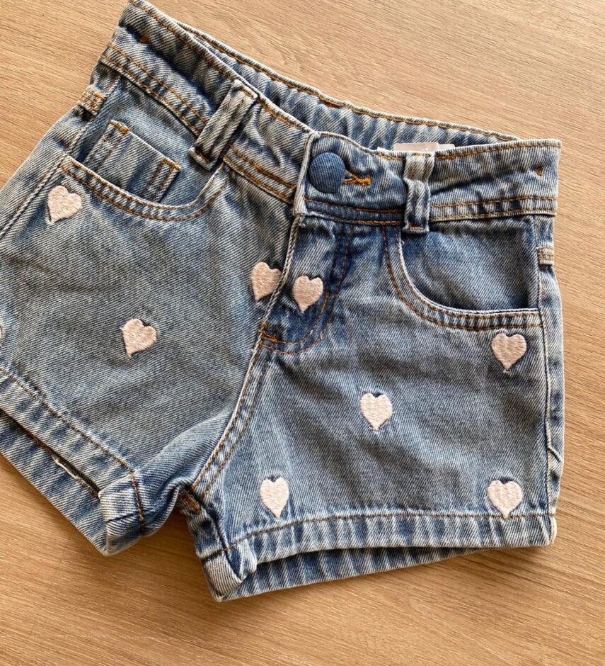 fernandaramoskids com br Short Infantil Feminino Jeans com Detalhe Bordado de Coração Rosa1