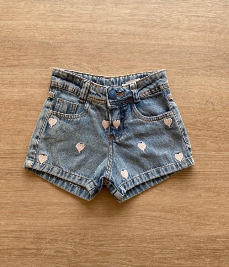 Short Infantil Feminino Jeans com Detalhe Bordado de Coração Rosa Fernanda Ramos Kids