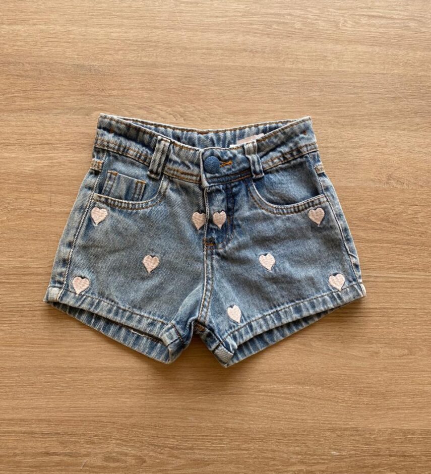 Short Infantil Feminino Jeans com Detalhe Bordado de Coração Rosa Fernanda Ramos Kids