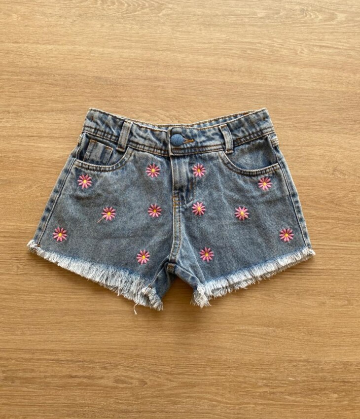 Short Infantil Feminino Jeans com Detalhe Bordado de Flor Fernanda Ramos Kids