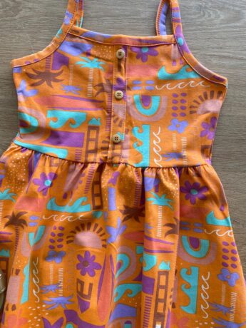 fernandaramoskids com br Vestido Infantil Feminino Evasê Estampado Fundo Laranja1