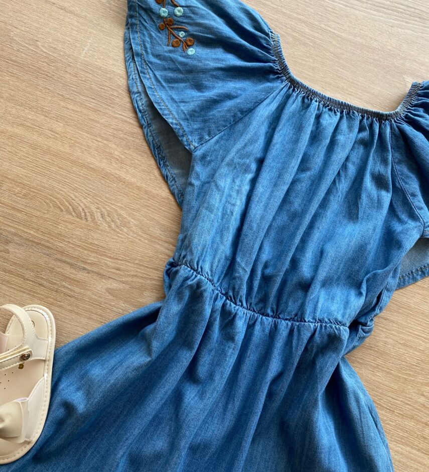 fernandaramoskids com br Vestido Infantil Feminino Jeans com Detalhe Bordado na Manga2