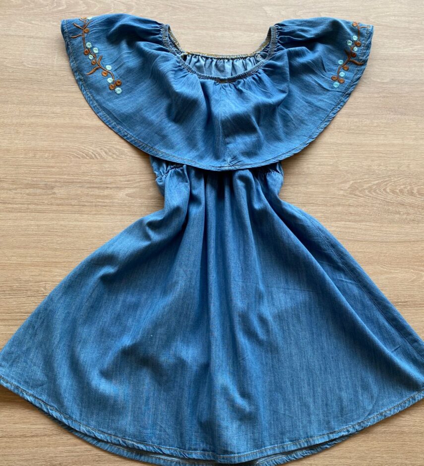 fernandaramoskids com br Vestido Infantil Feminino Jeans com Detalhe Bordado na Manga3