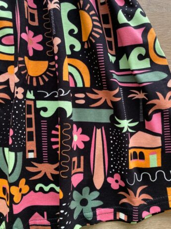 fernandaramoskids com br Vestido Infantil Feminino Manga Babado Estampado Fundo Preto1