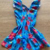 fernandaramoskids com br Vestido Infantil Feminino Manga com Babado Estampado Fundo Azul2