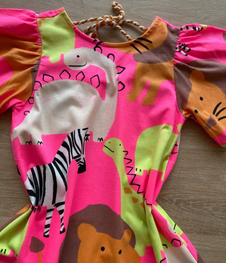fernandaramoskids com br Vestido Infantil Feminino Manga Curta Ampla Rosa Neon Estampado1