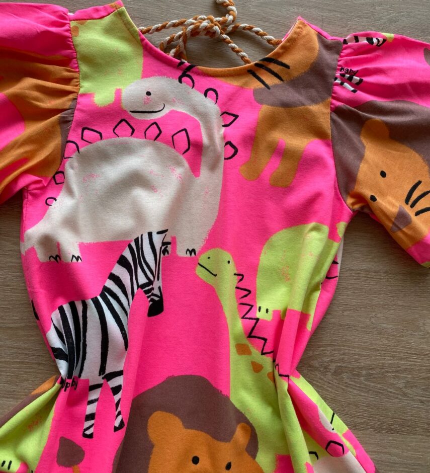 fernandaramoskids com br Vestido Infantil Feminino Manga Curta Ampla Rosa Neon Estampado1