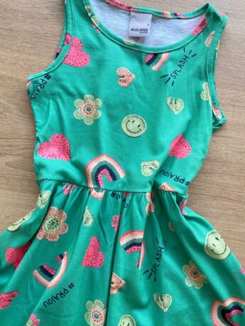 fernandaramoskids com br Vestido Infantil Feminino Regata Estampado Fundo Verde1