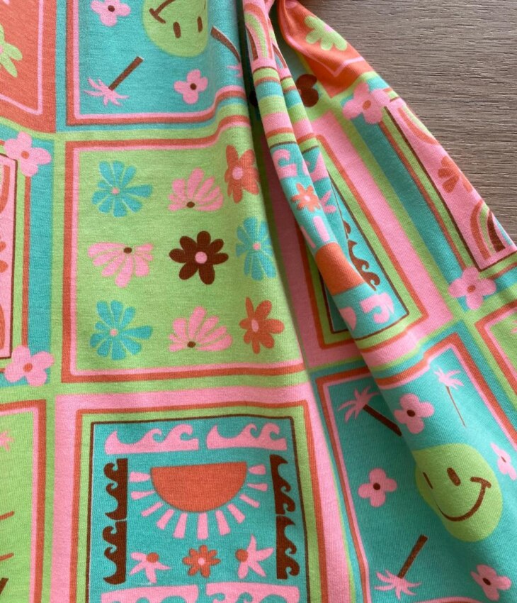 fernandaramoskids com br Vestido Infantil Feminino Rodado Manga Curta Estampado Fundo Verde1