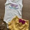 fernandaramoskids com br Conjunto Infantil Feminino Body Branco e Short Listrado Amarelo1