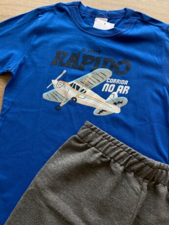 fernandaramoskids com br Conjunto Infantil Masculino Camiseta Avião e Bermuda Cinza Mesclado1