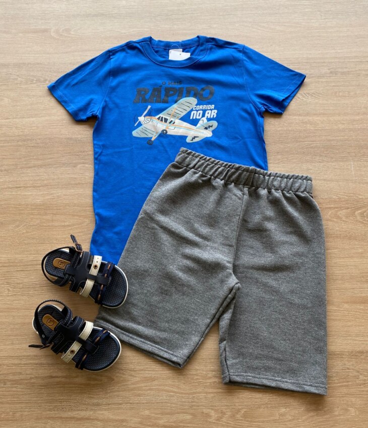 Conjunto Infantil Masculino Camiseta Avião e Bermuda Cinza Mesclado Fernanda Ramos Kids