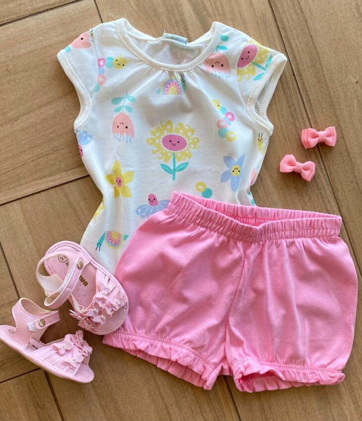 Conjunto Infantil Feminino Blusa Off White Estampada e Short Rosa Fernanda Ramos Kids