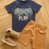 Conjunto Infantil Masculino Camiseta Play Azul e Bermuda Caramelo Fernanda Ramos Kids
