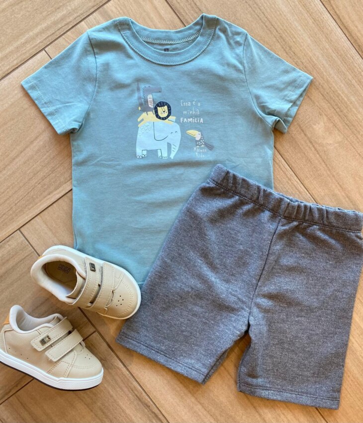 Conjunto Infantil Masculino Animais Camiseta Verde e Bermuda Cinza Fernanda Ramos Kids