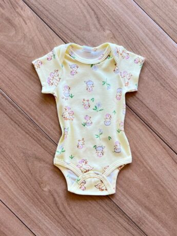 Body Infantil Feminino Manga Curta Suedine Estampa Patinhos Amarelo Fernanda Ramos Kids
