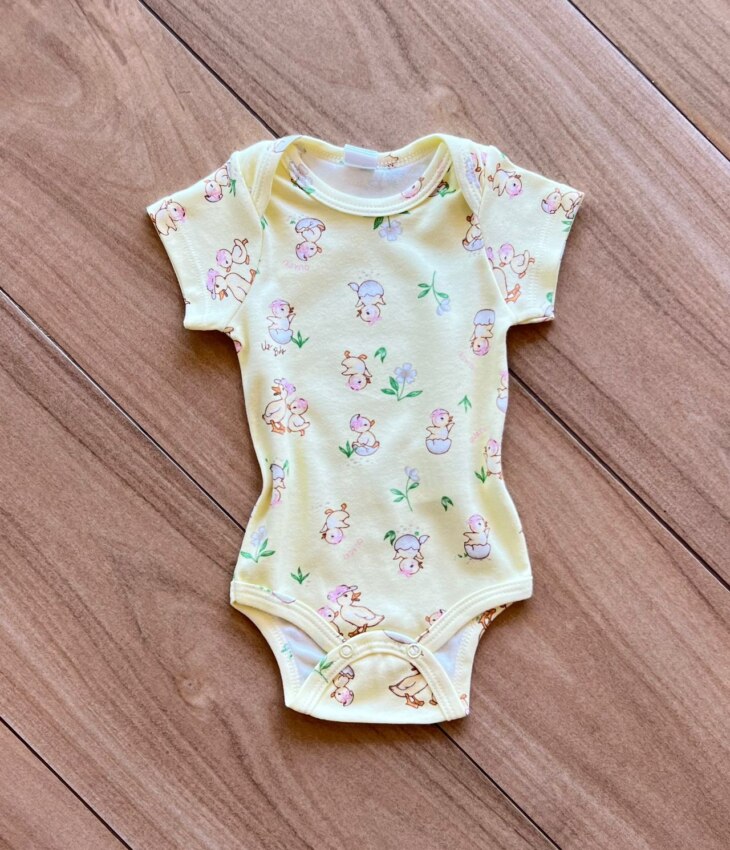 Body Infantil Feminino Manga Curta Suedine Estampa Patinhos Amarelo Fernanda Ramos Kids