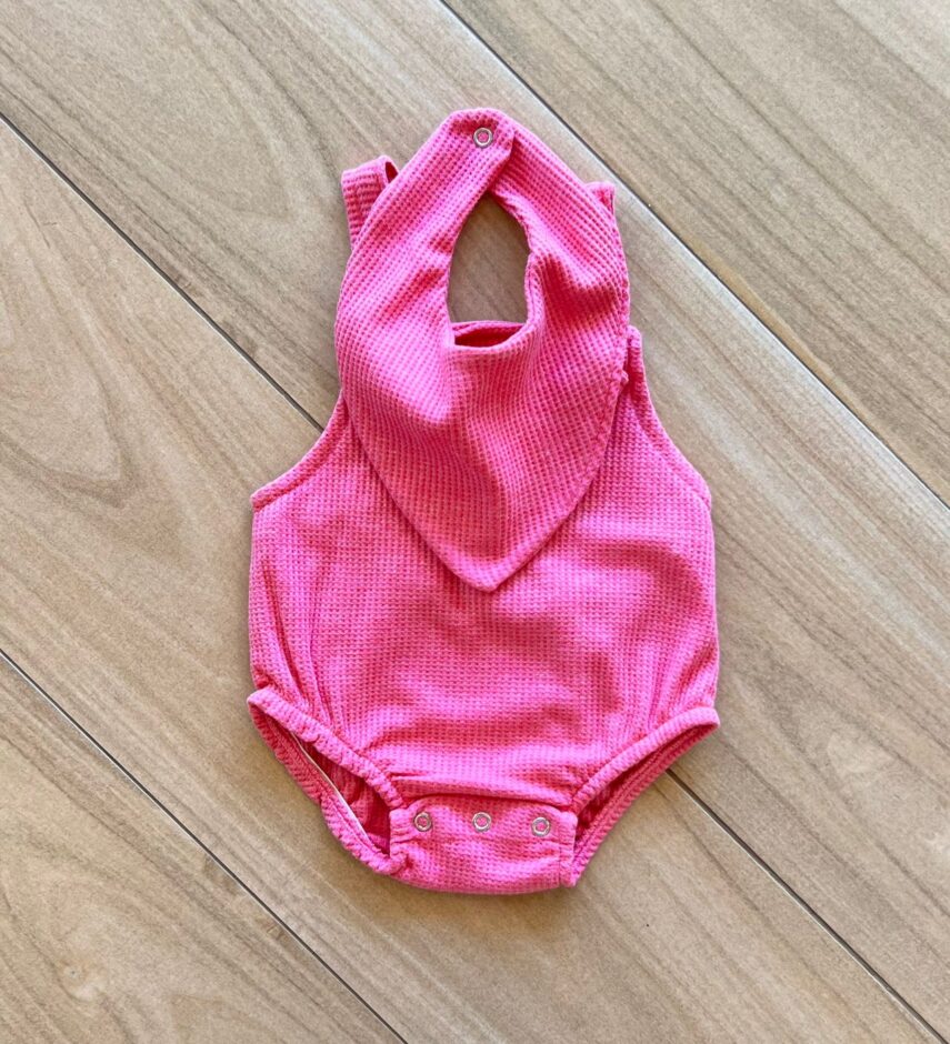 Body Infantil Feminino Romper e Babador em Favo Pink Fernanda Ramos Kids