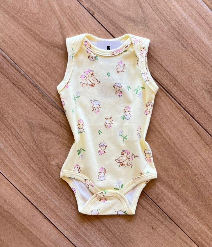 Body Infantil Feminino sem Manga Suedine Estampa Patinhos Amarelo Fernanda Ramos Kids