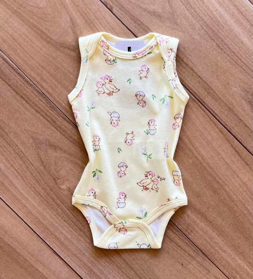 Body Infantil Feminino sem Manga Suedine Estampa Patinhos Amarelo Fernanda Ramos Kids