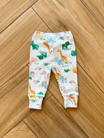 Calça Masculina Infantil em Suedine Estampa Animal Off White Fernanda Ramos Kids