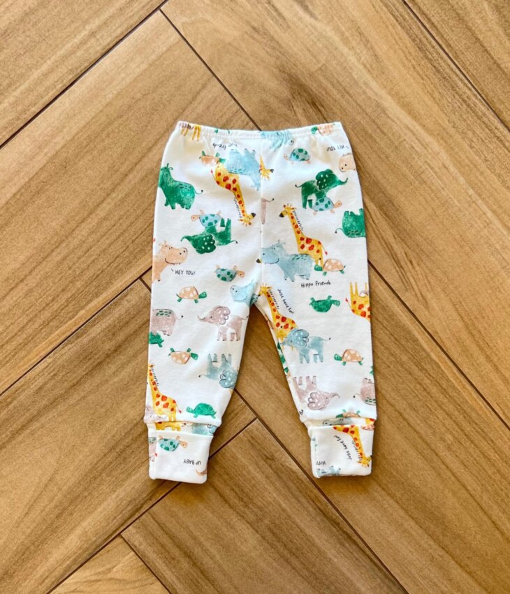 Calça Masculina Infantil em Suedine Estampa Animal Off White Fernanda Ramos Kids