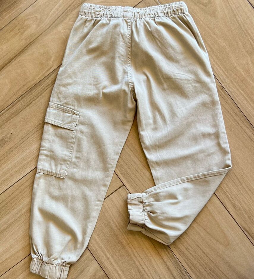 Calça Masculina Infantil Jogger com Bolsos e Amarração Bege Fernanda Ramos Kids