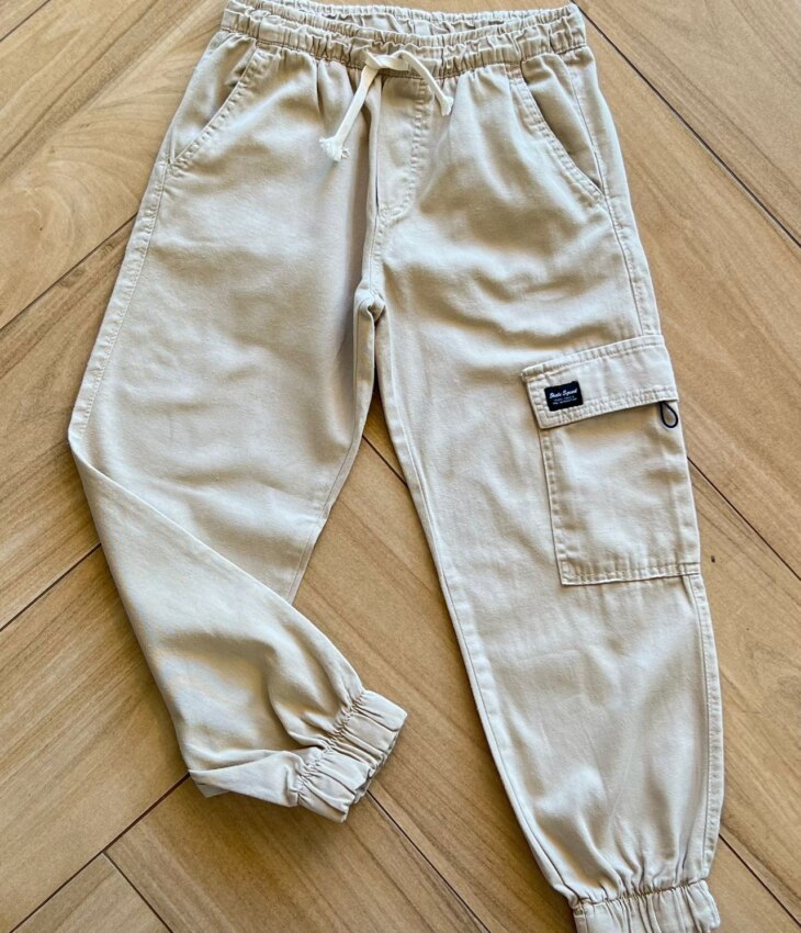 Calça Masculina Infantil Jogger com Bolsos e Amarração Bege Fernanda Ramos Kids
