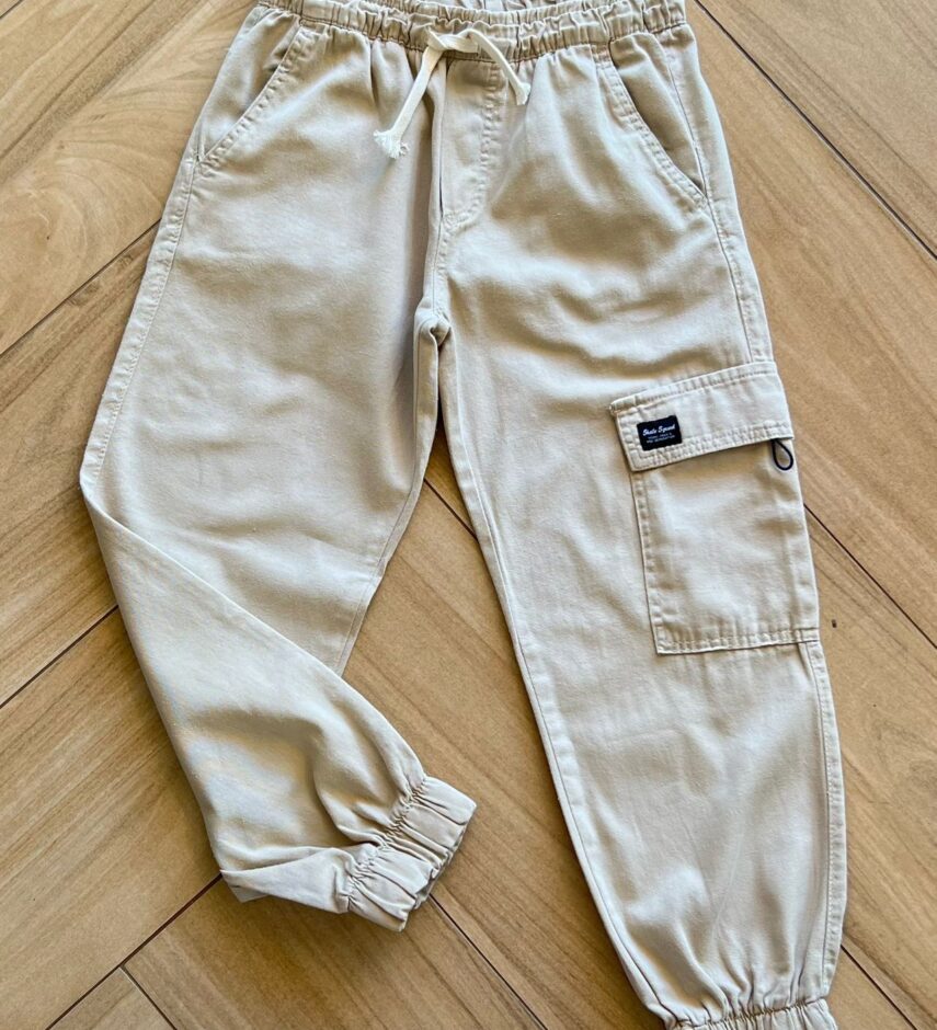 Calça Masculina Infantil Jogger com Bolsos e Amarração Bege Fernanda Ramos Kids