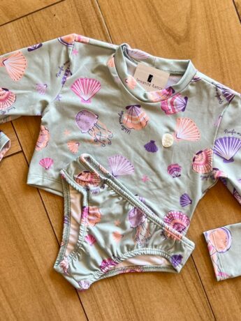 fernandaramoskids com br Conjunto Infantil Feminino Biquíni Cropped e Calcinha Estampado1