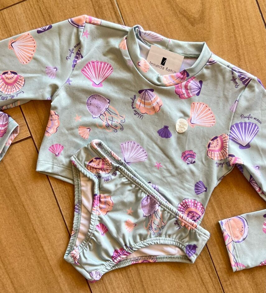 fernandaramoskids com br Conjunto Infantil Feminino Biquíni Cropped e Calcinha Estampado1