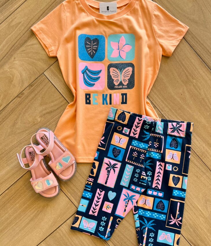 Conjunto Infantil Feminino Blusa Be Kind e Bermuda Estampada Coral Fernanda Ramos Kids