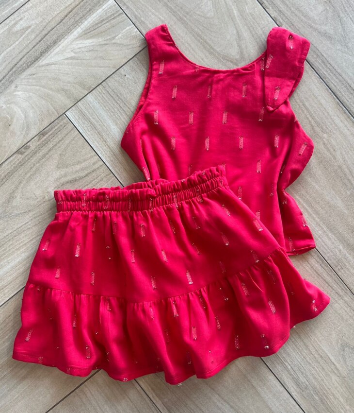 fernandaramoskids com br Conjunto Infantil Feminino Blusa com Detalhe e Short Saia Vermelho2