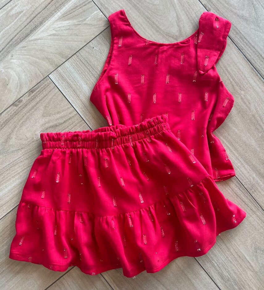 fernandaramoskids com br Conjunto Infantil Feminino Blusa com Detalhe e Short Saia Vermelho2