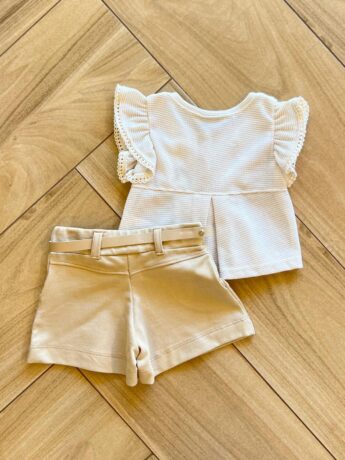 Conjunto Infantil Feminino Blusa com Detalhes e Short com Cinto Bege Fernanda Ramos Kids