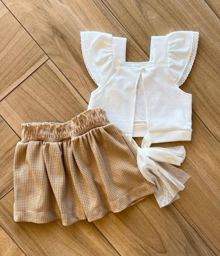 fernandaramoskids com br Conjunto Infantil Feminino Blusa Detalhe na Manga e Short Saia 1