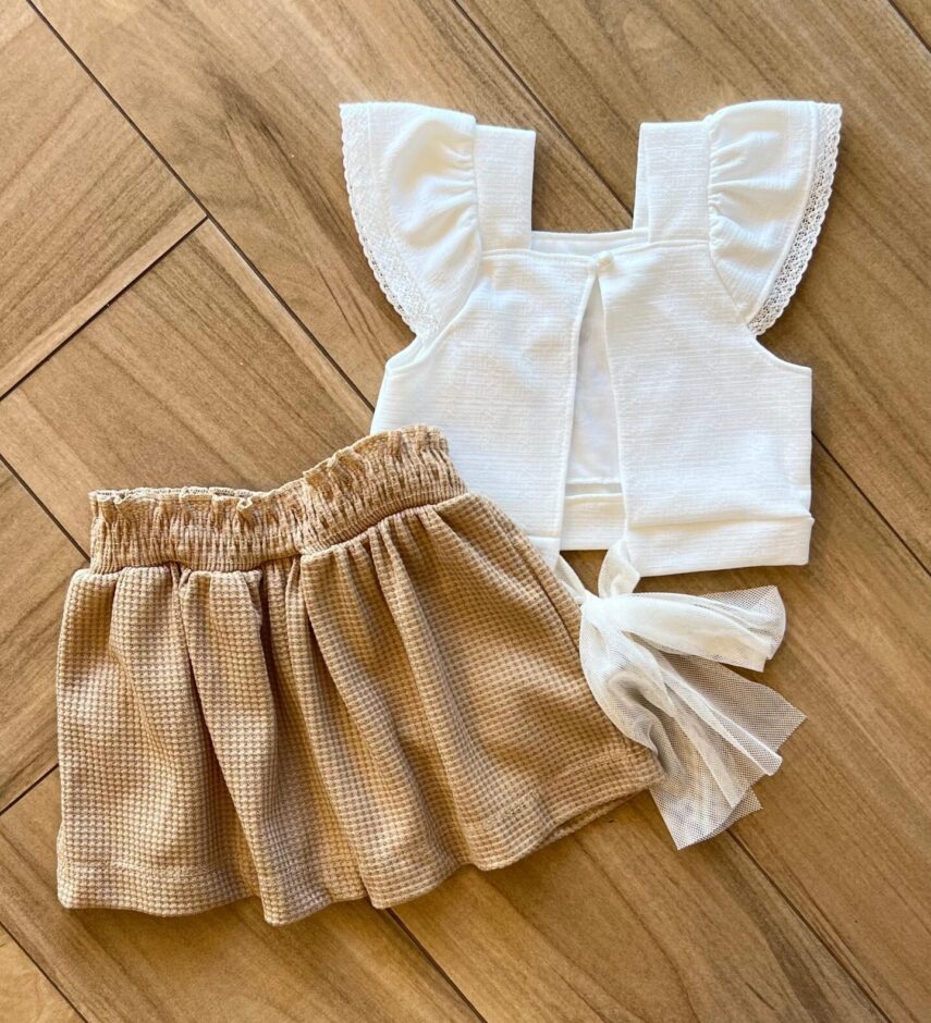 fernandaramoskids com br Conjunto Infantil Feminino Blusa Detalhe na Manga e Short Saia 1