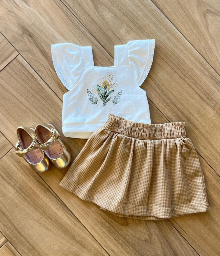 Conjunto Infantil Feminino Blusa Detalhe na Manga e Short Saia Fernanda Ramos Kids