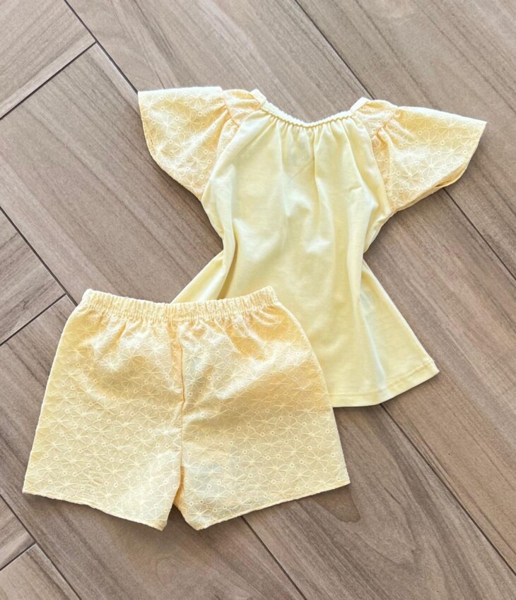 Conjunto Infantil Feminino Blusa e Short Bordado Amarelo Fernanda Ramos Kids