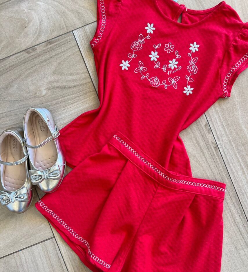 fernandaramoskids com br Conjunto Infantil Feminino Blusa e Short Vermelho Flor 1