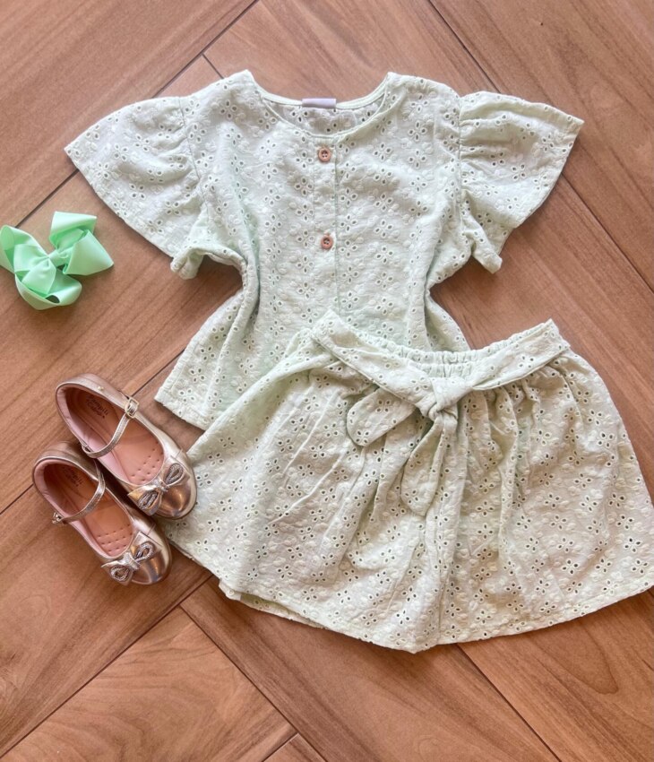 Conjunto Infantil Feminino Blusa Laise e Short Saia Amarração Verde Fernanda Ramos Kids
